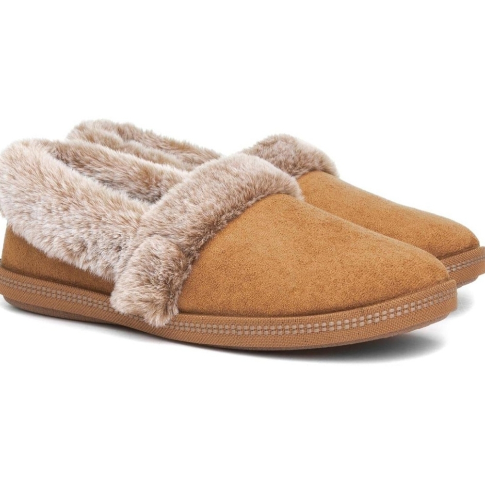 BNIB Sketchers  Cozy Campfire Slippers
